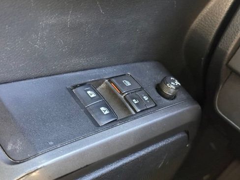 Used 2019 Toyota Tacoma TRD Off-Road w/ Technology Package AWD/4WD image 19