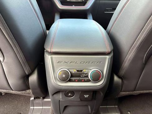 Used 2025 Ford Explorer ST AWD/4WD image 11