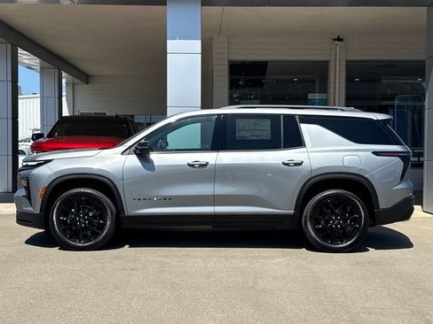 New 2026 Chevrolet Traverse LT w/ Midnight/Sport Edition FWD image 8