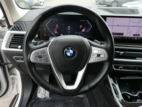 Used 2024 BMW X7 xDrive40i image 18