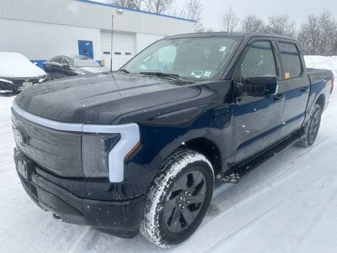 Used 2024 Ford F150 Lightning Lariat image 4