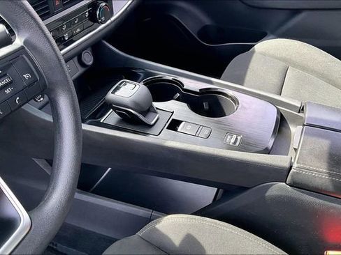 Certified 2024 Nissan Rogue S image 18