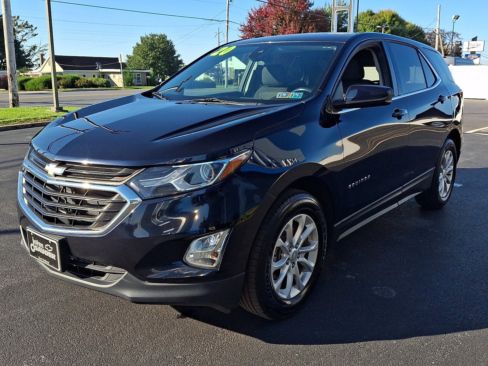 Used 2020 Chevrolet Equinox LT w/ Driver Convenience Package AWD/4WD image 3