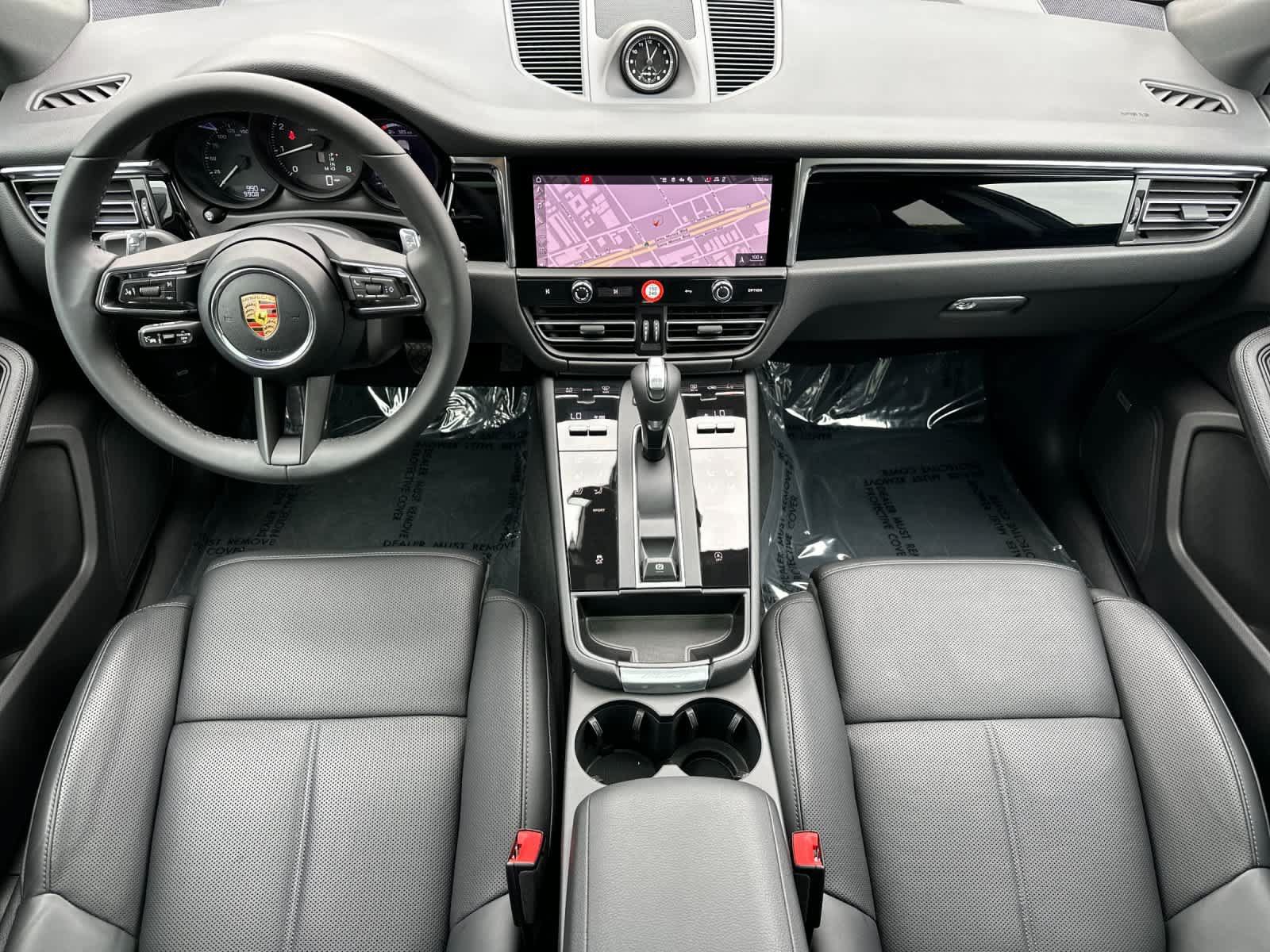 Certified 2026 Porsche Macan AWD/4WD image 6