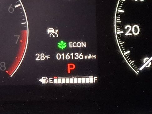 Used 2023 Honda HR-V LX image 19