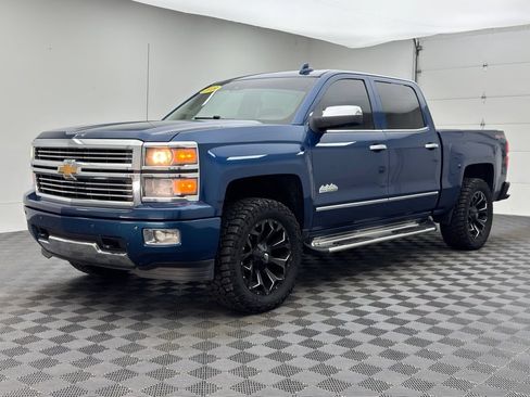 Used 2015 Chevrolet Silverado 1500 High Country w/ High Country Premium Package AWD/4WD image 2