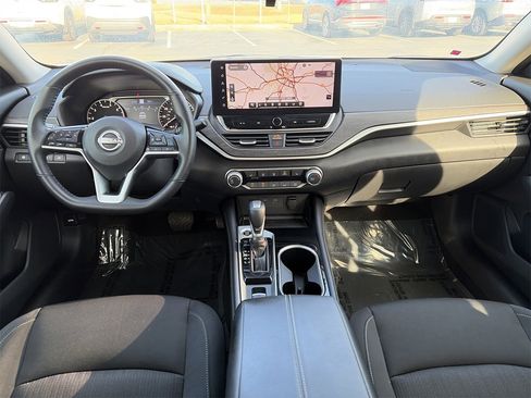 Certified 2023 Nissan Altima 2.5 SV w/ SV Premium Package image 12