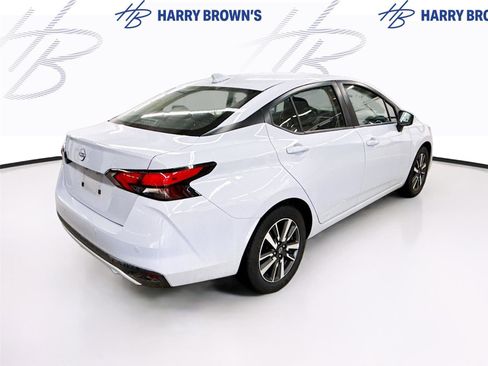 Used 2025 Nissan Versa SV image 9