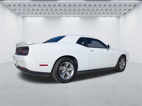 Used 2020 Dodge Challenger SXT image 4