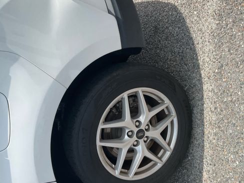 Used 2024 Ford Edge SEL AWD/4WD image 14