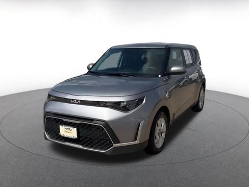 Used 2025 Kia Soul LX w/ LX Technology Package FWD image 7