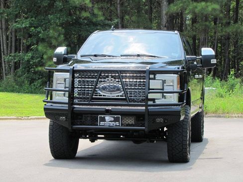Used 2019 Ford F250 Platinum w/ Platinum Ultimate Package AWD/4WD image 9