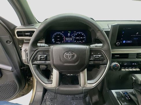 Used 2026 Toyota Tacoma TRD Sport AWD/4WD image 11