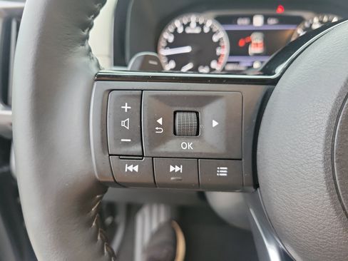 Used 2024 Nissan Pathfinder SL w/ SL Premium Package image 29