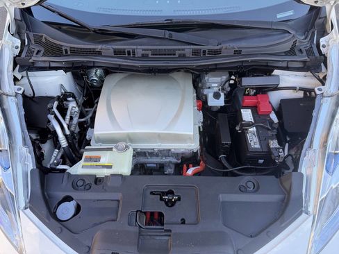 Used 2016 Nissan Leaf SL w/ Premium Package image 32