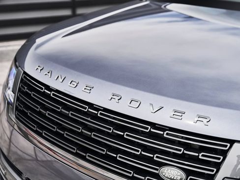 Used 2025 Land Rover Range Rover SE AWD/4WD image 7