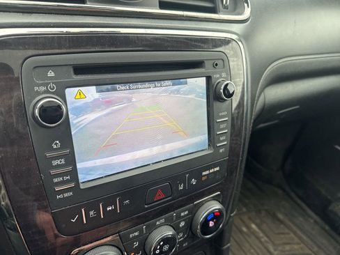 Used 2017 Buick Enclave Leather image 18