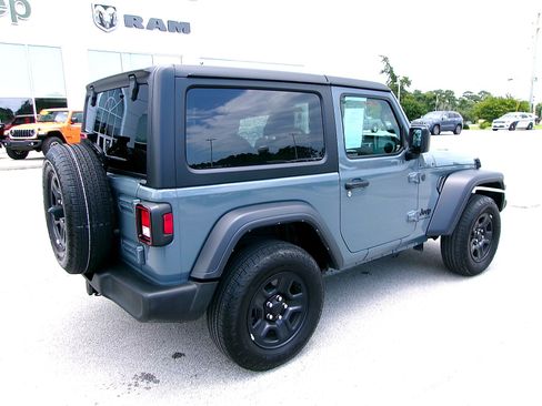 Used 2024 Jeep Wrangler Sport AWD/4WD image 4