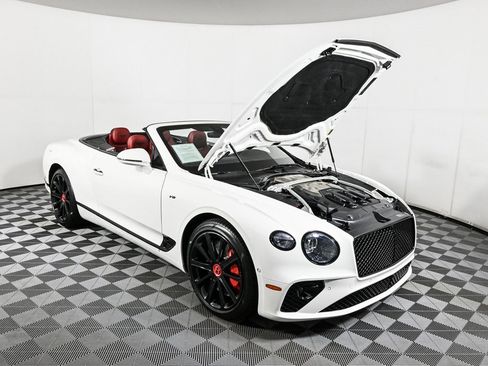 Used 2021 Bentley Continental GT image 10