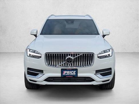 Used 2023 Volvo XC90 T8 Ultimate image 2