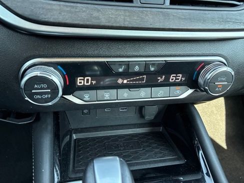 Used 2025 Nissan Altima 2.5 SL AWD/4WD image 35