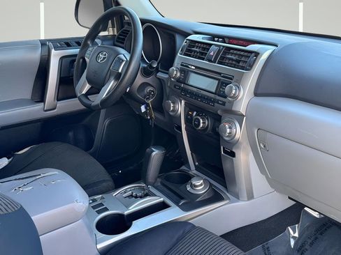 Used 2013 Toyota 4Runner SR5 w/ Convenience Pkg image 6