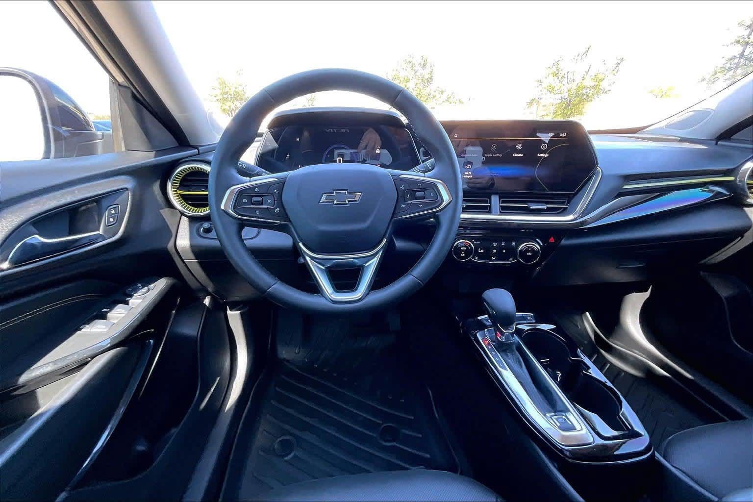 Used 2025 Chevrolet Trax ACTIV w/ Driver Confidence Package FWD image 13
