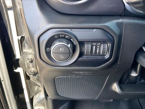 Used 2022 Jeep Gladiator Sport AWD/4WD image 25