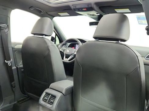Used 2022 Volkswagen Tiguan SE R-Line image 26