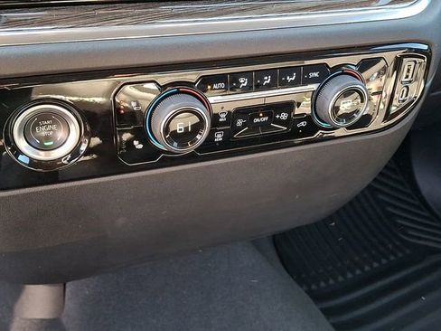 Used 2023 Chevrolet Silverado 1500 LT image 11