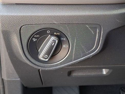 Used 2023 Volkswagen Atlas SE w/ Black Wheel Package image 31