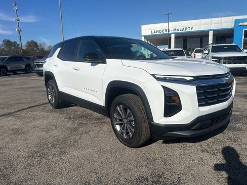 New 2026 Chevrolet Equinox LT image 1