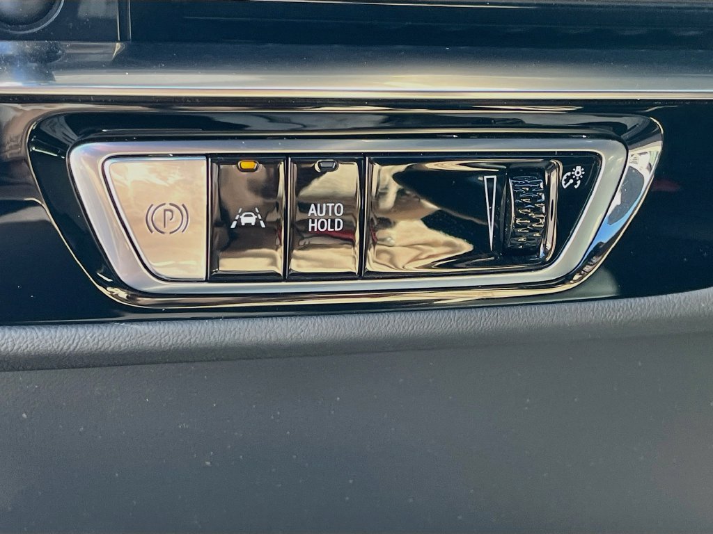 Certified 2024 Cadillac Lyriq Tech AWD/4WD image 20