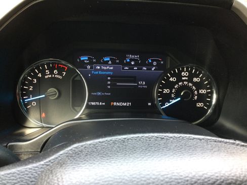 Used 2016 Ford F150 Lariat w/ Equipment Group 502A Luxury AWD/4WD image 18