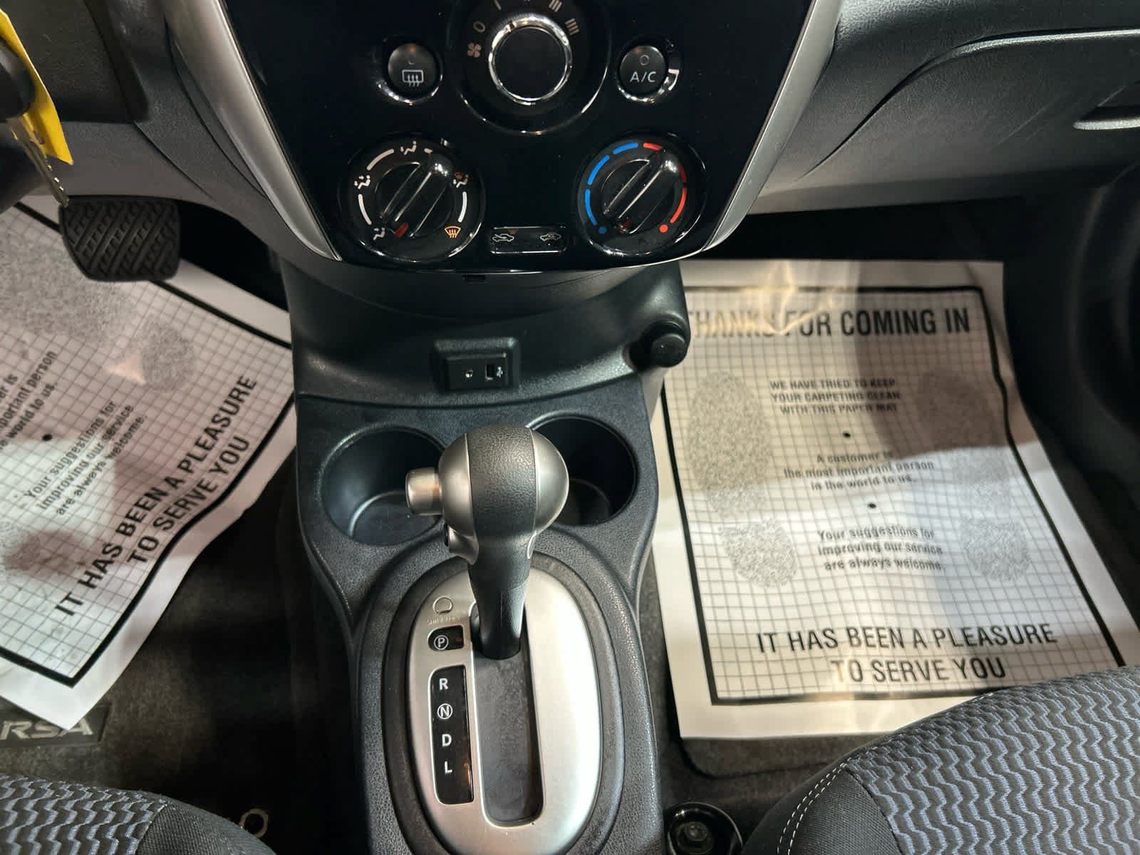 Used 2017 Nissan Versa Note SV FWD image 6