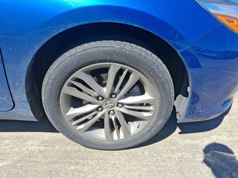 Used 2017 Toyota Camry SE FWD image 4