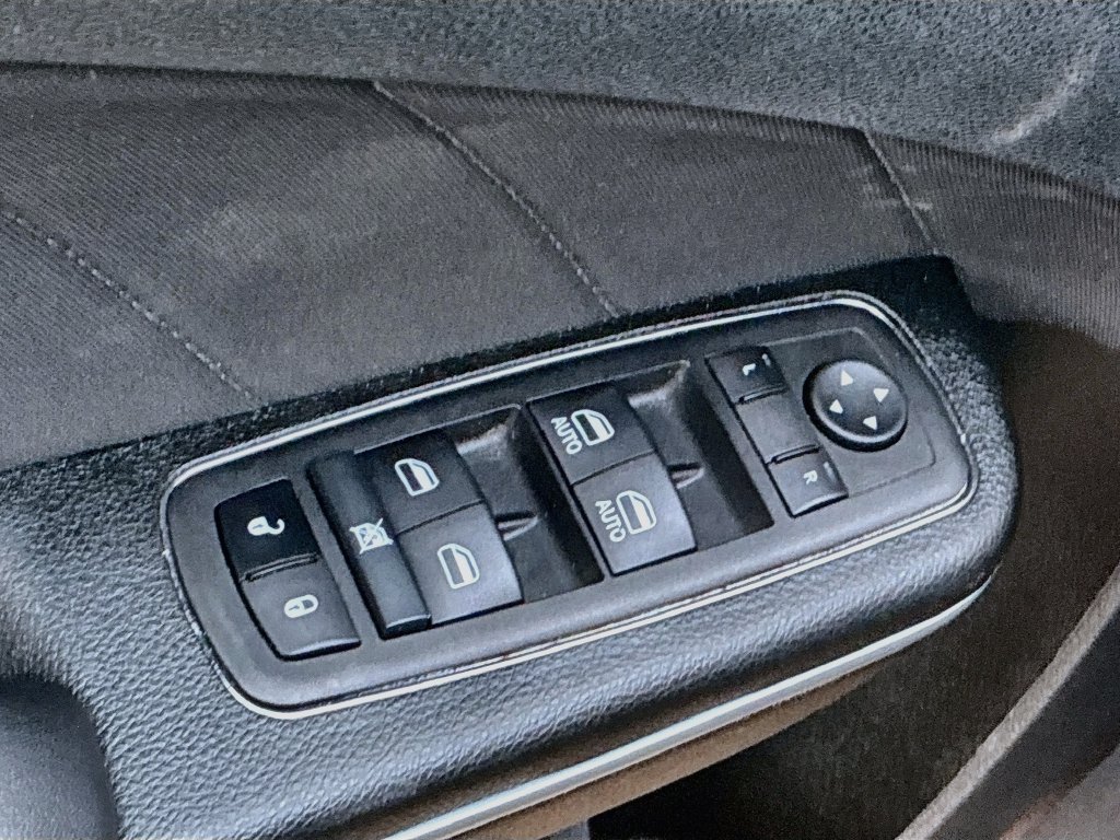 Used 2023 Dodge Charger SXT RWD image 18