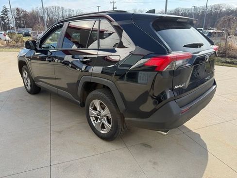 Used 2025 Toyota RAV4 XLE image 5