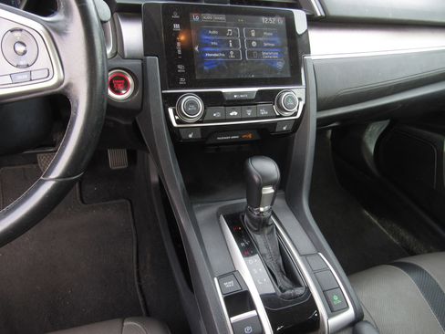 Used 2017 Honda Civic EX-L image 17