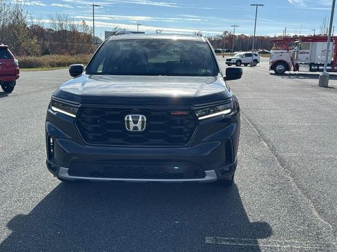 New 2025 Honda Pilot TrailSport image 16