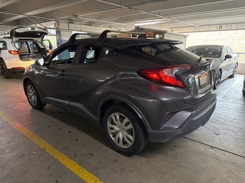 Used 2019 Toyota C-HR LE image 4