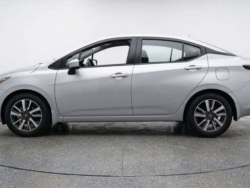 Used 2025 Nissan Versa SV FWD image 5