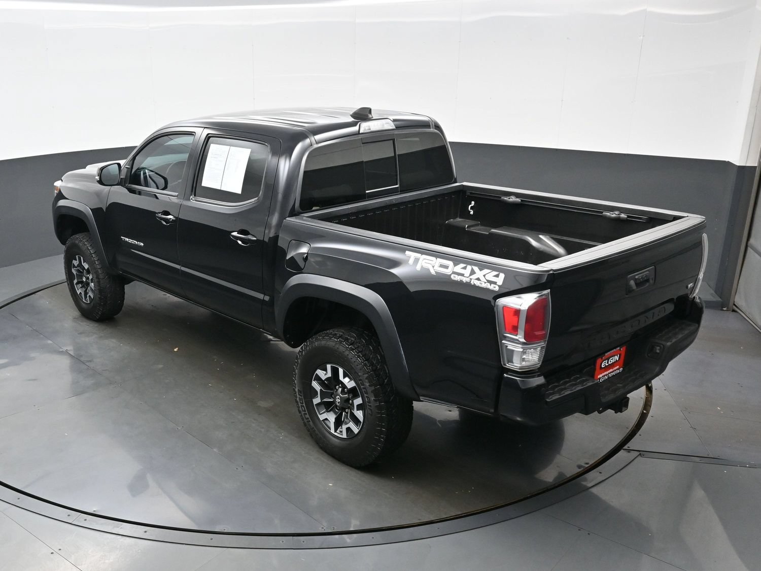 Used 2020 Toyota Tacoma TRD Off-Road w/ Technology Package AWD/4WD image 39