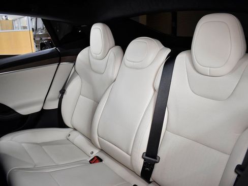 Used 2023 Tesla Model S image 38