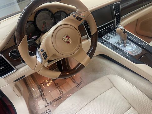Used 2010 Porsche Panamera S RWD image 21