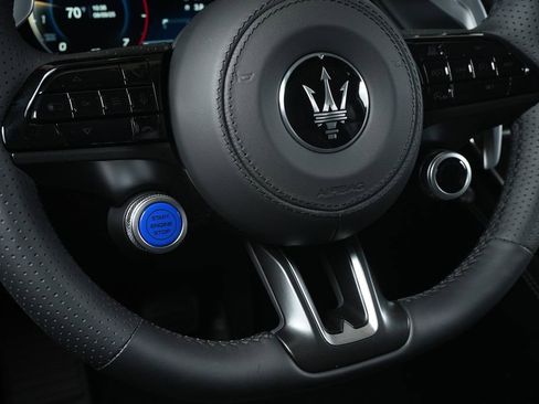 New 2025 Maserati Grecale GT image 19