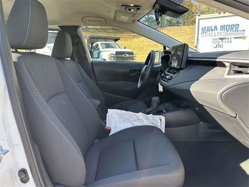 Used 2025 Toyota Corolla LE image 25