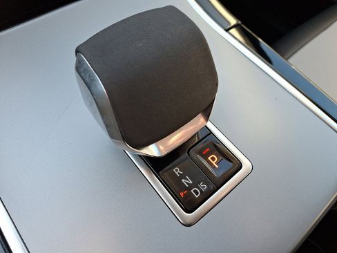 Used 2025 Land Rover Range Rover Velar S image 16