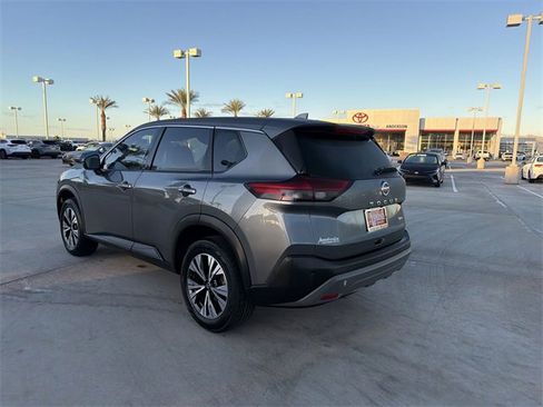 Used 2021 Nissan Rogue SV image 7