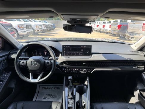 Used 2023 Honda Accord Touring image 17